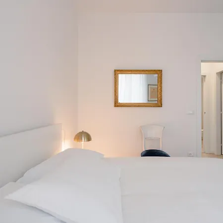 La Ginevra Boutique In *