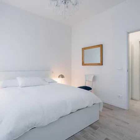 La Ginevra Boutique In * ボローニャ